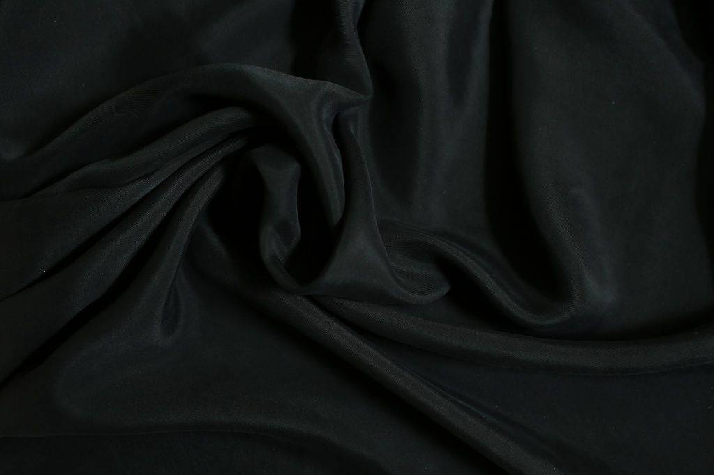 Купить мокрый шёлк чёрный №20 в цвете Чёрный по цене 900 руб. - интернет  магазин, Екатеринбург